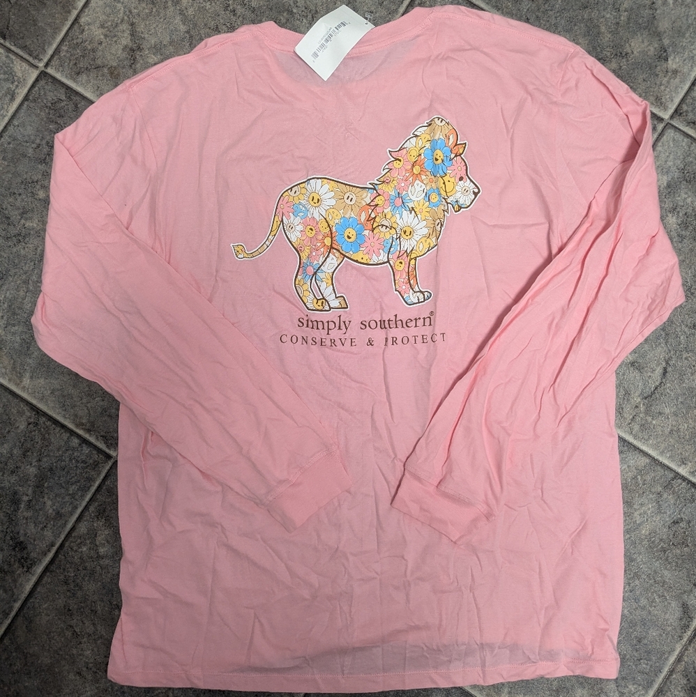 Simply Southern Women's X-Large Long Sleeve Pink Lion Shirt